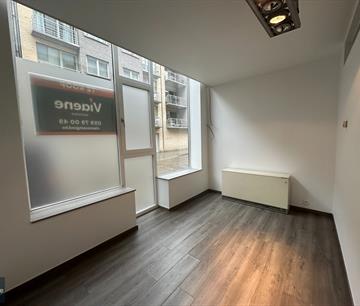 Handelsgelijkvloers Te huur Oostende