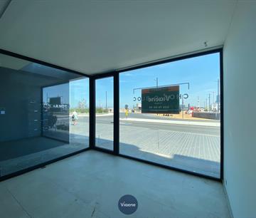 Handelsgelijkvloers Te huur Oostende