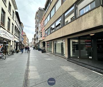 Handelsgelijkvloers Te huur Oostende