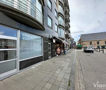 Handelsgelijkvloers Te huur Oostende